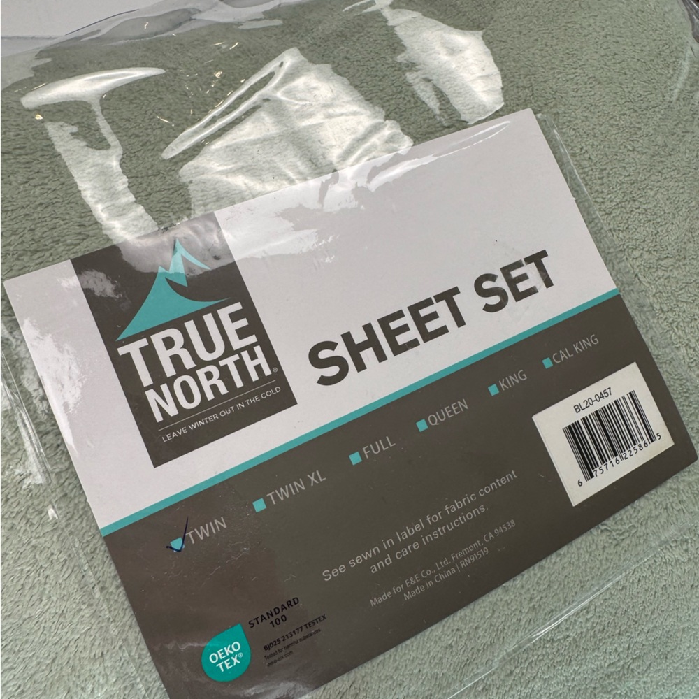 NWT -True North Fleece Sheet Set, Sage Color - Picture 10 of 11